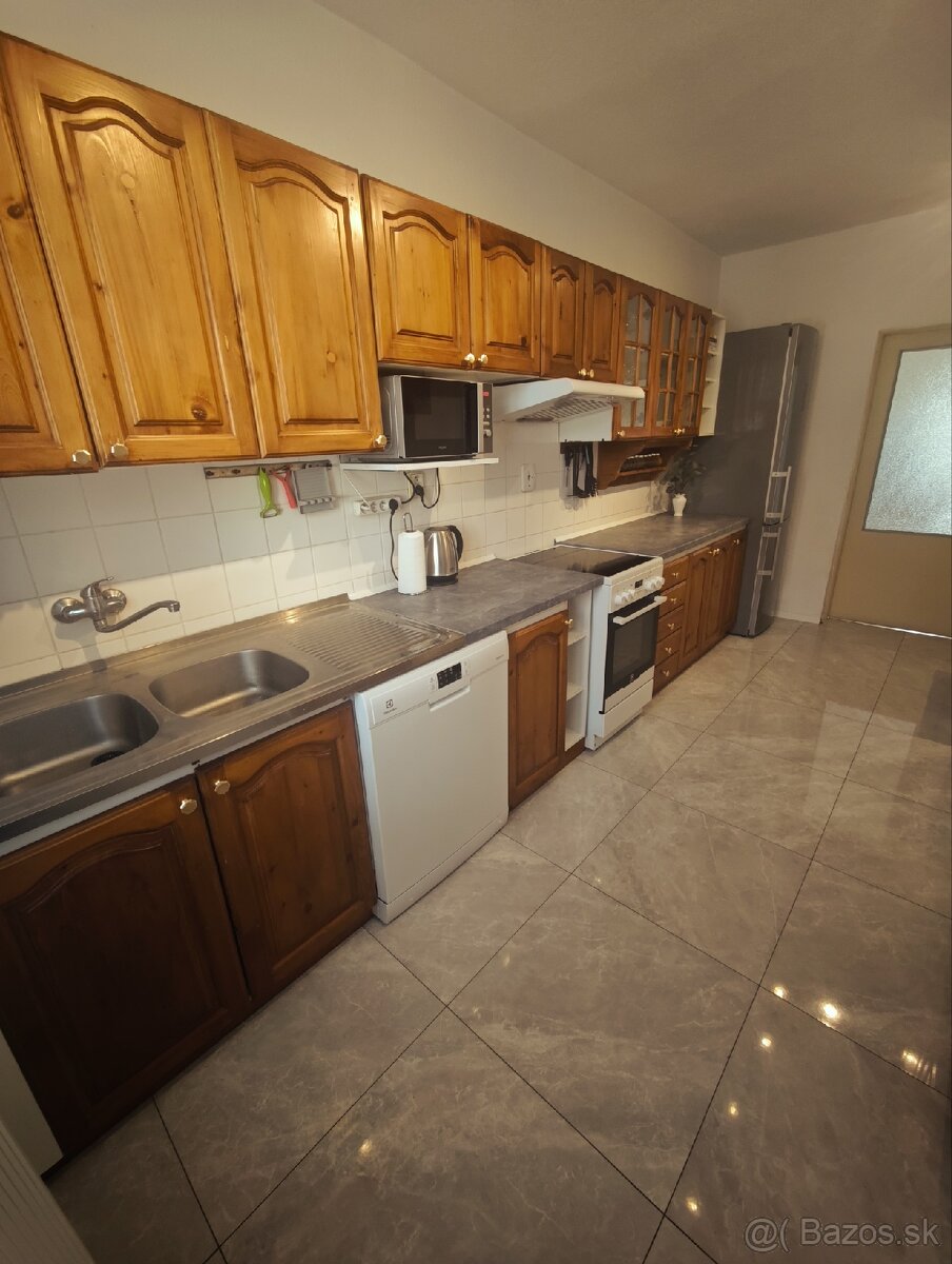 Kuchynská linka so spotrebičmi - 7