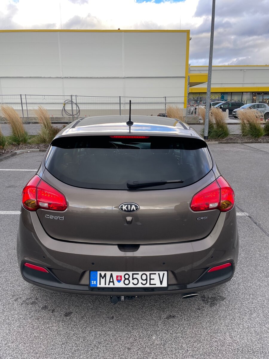 KIA Cee’d 1.6 CRDi Platinum – TOP výbava - 7