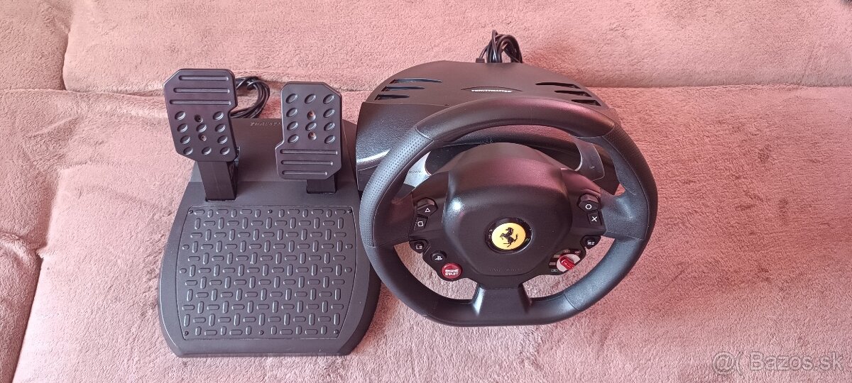 Ps4 slim s hrami a volantom ferrari - 7