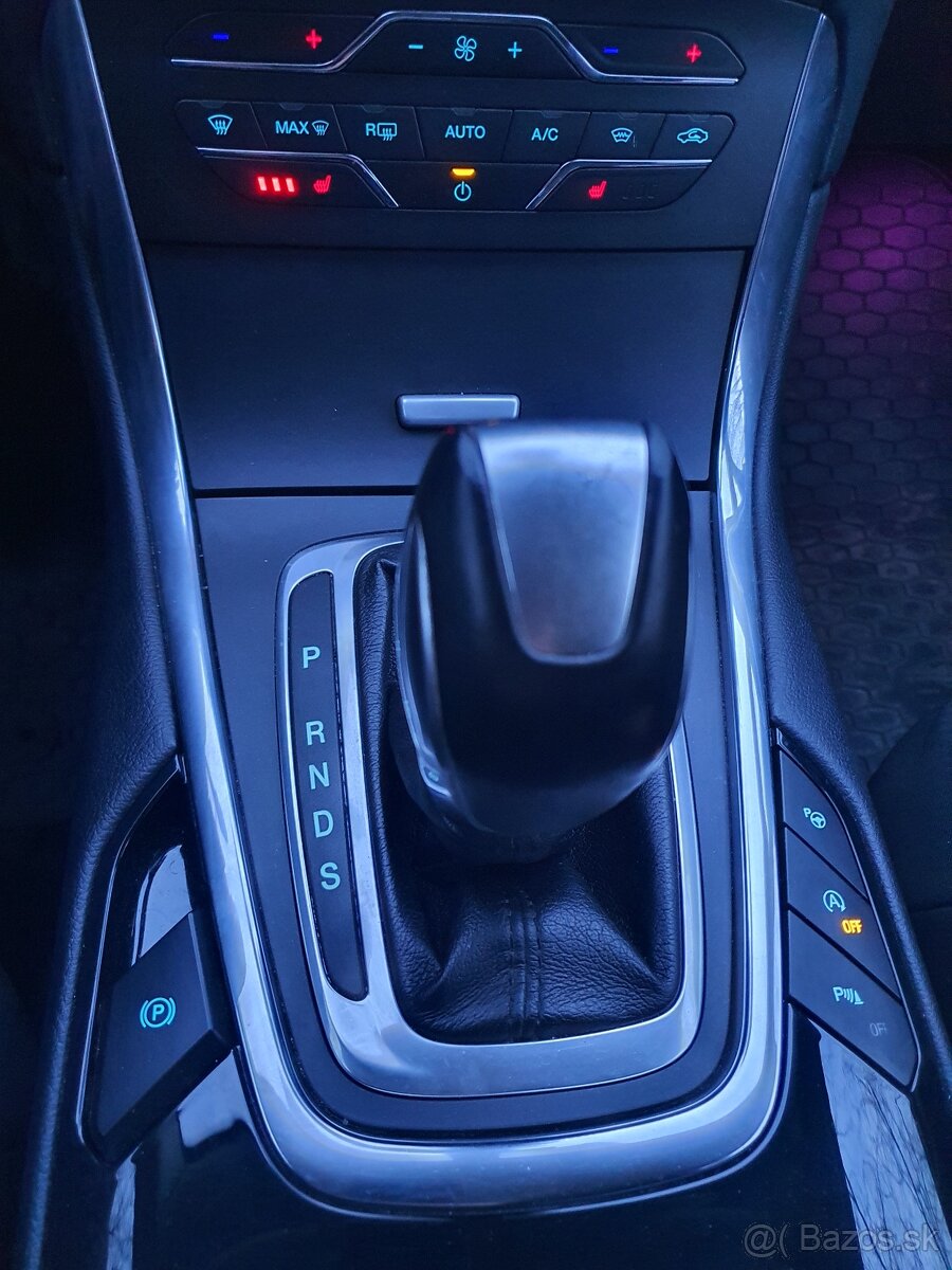 Ford S-MAX 2.0 TDCI 132kW/179PS AWD - 7