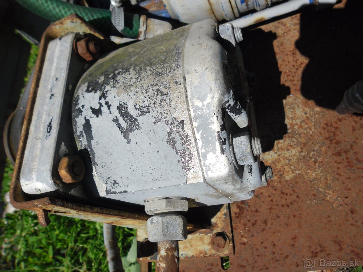 Predám železnú nádrž na MULTICAR M 24,25 s čerpadlom - 7