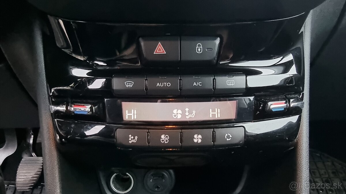 Predám Peugeot 208 1.2 benzín - 7