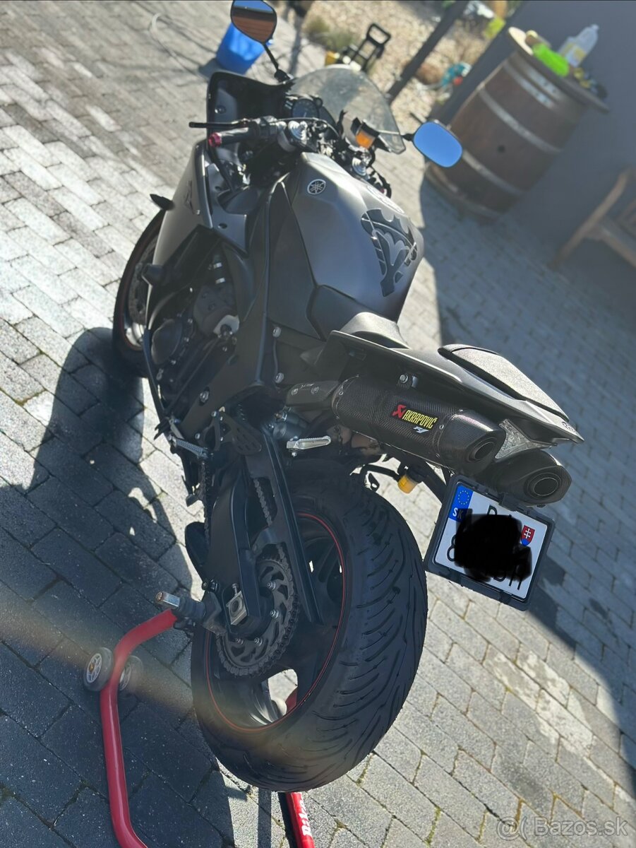 Predam Yamaha R1 - 7