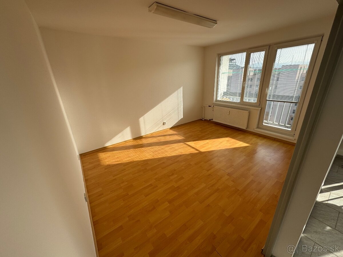 Inzerát Prenajmem 1-izbovy byt Stred - Povazska Bystrica - 7