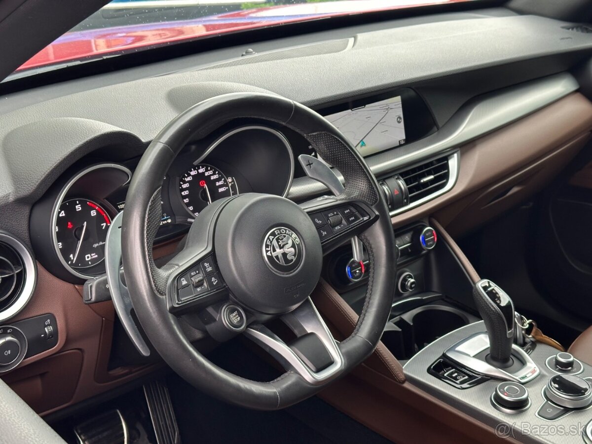 Alfa Romeo Stelvio Veloce 2.0 280 koní - 7