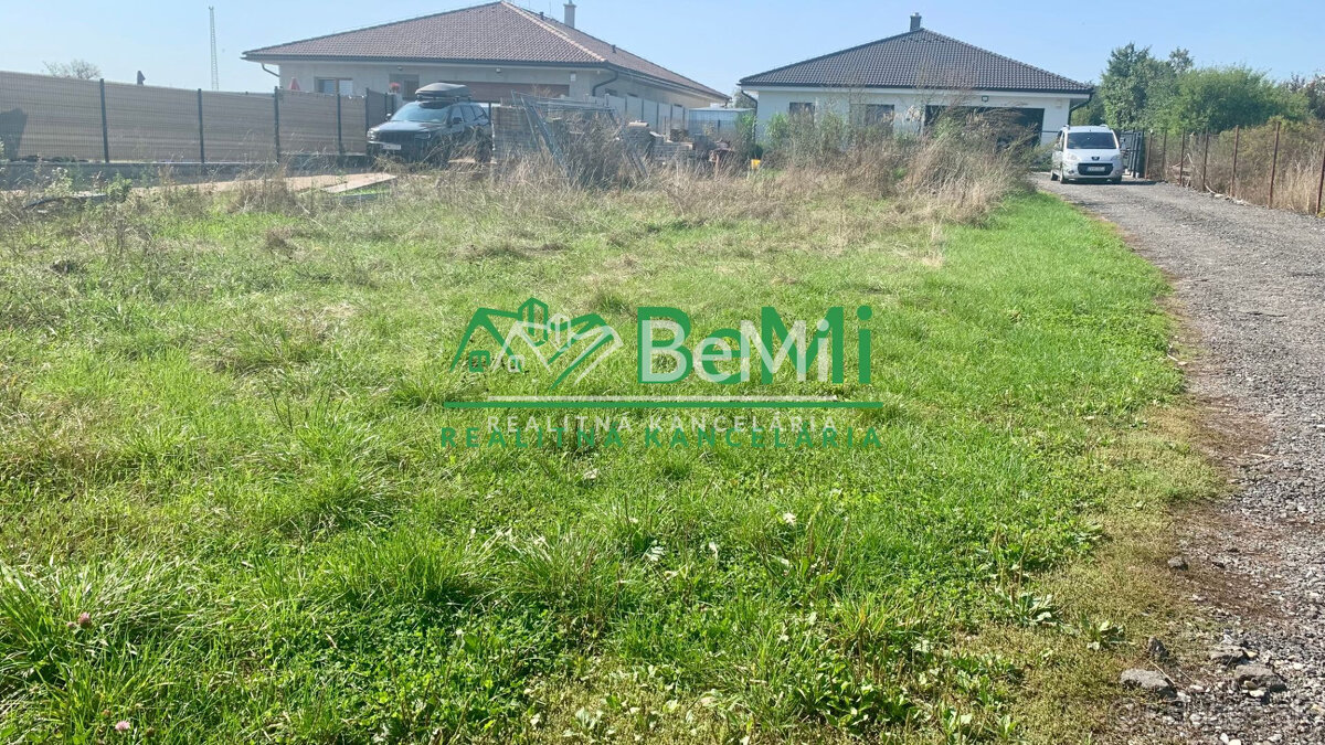 Stavebný pozemok medzi novostavbami 647 m2, Sielnica - 7