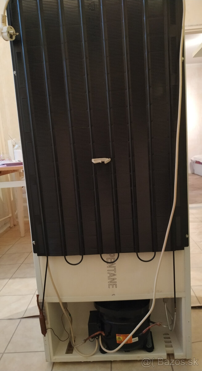 Chladnička s mrazničkou Indesit - 7