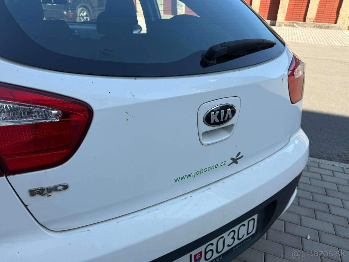 Kia Rio - 7