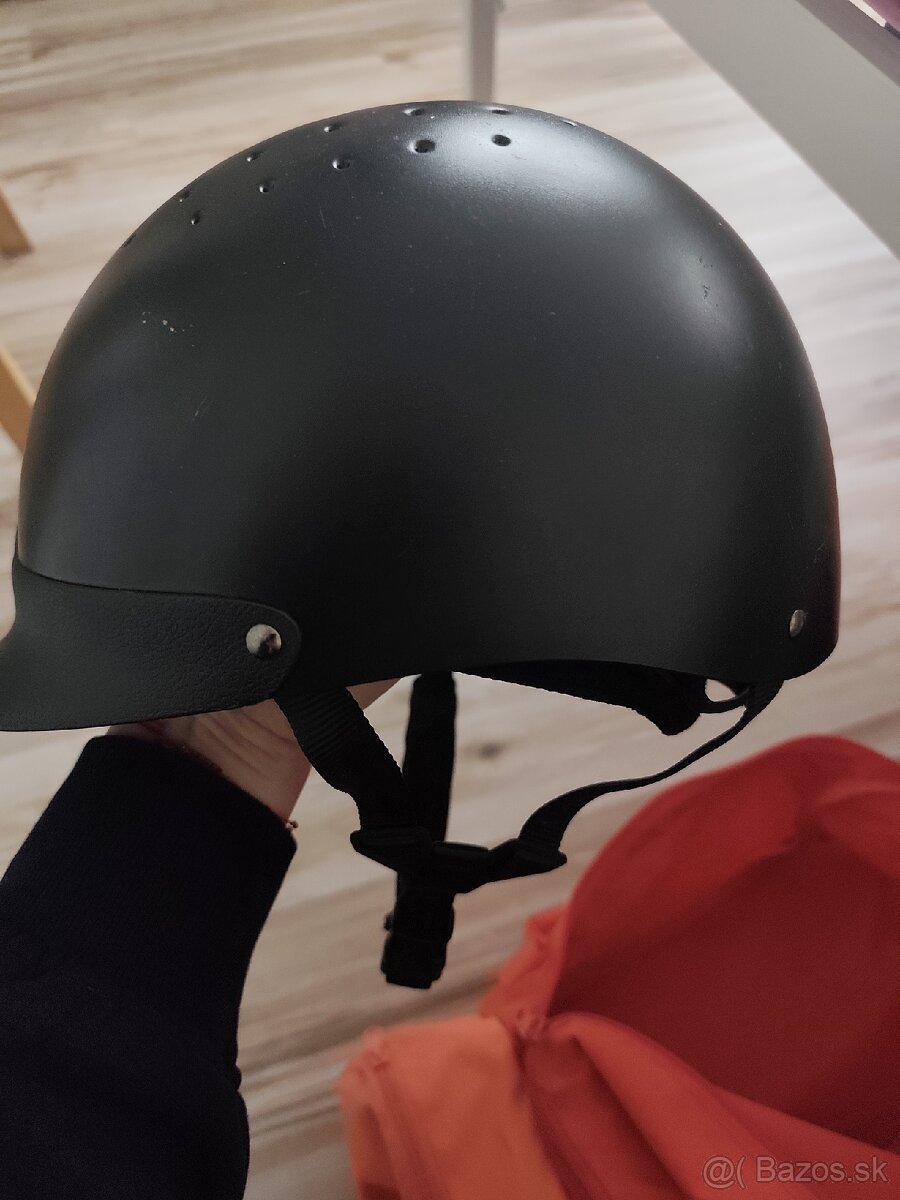 Predám detskú jazdeckú prilbu s korytnačkou spolu - 7