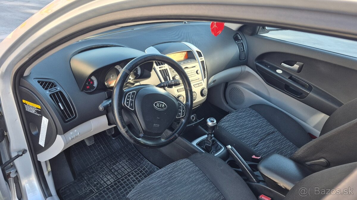 Kia Ceed SW 1.6 crdi 66kw M5 - 7