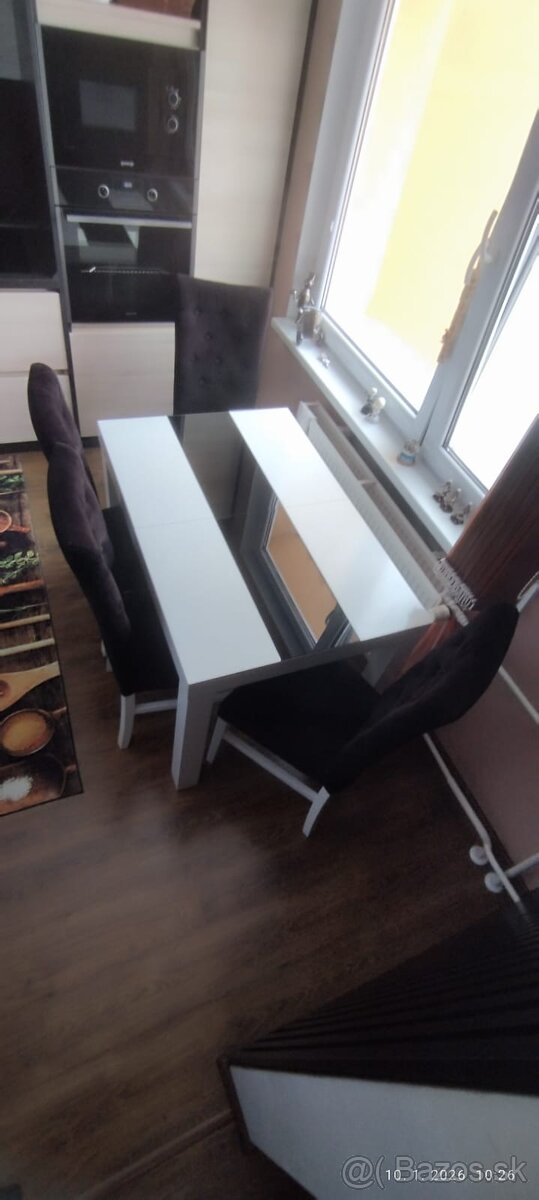 Jedálenský stôl zo stoličkami - 7