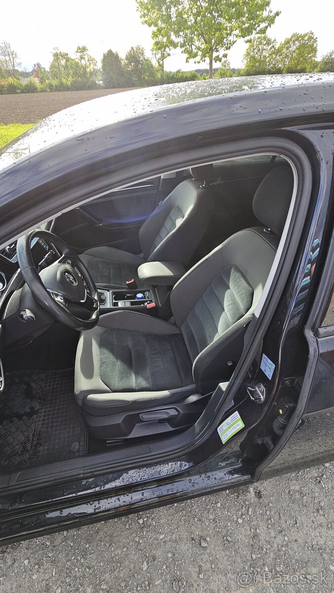 Predám Volkswagen Golf 7 - 7
