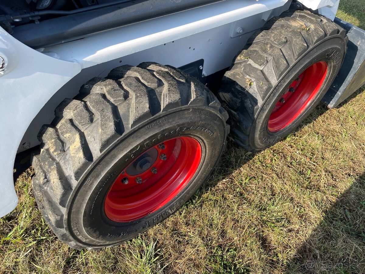 Šmykom riadeny nakladač Bobcat S130 , 753,763,773 - 7