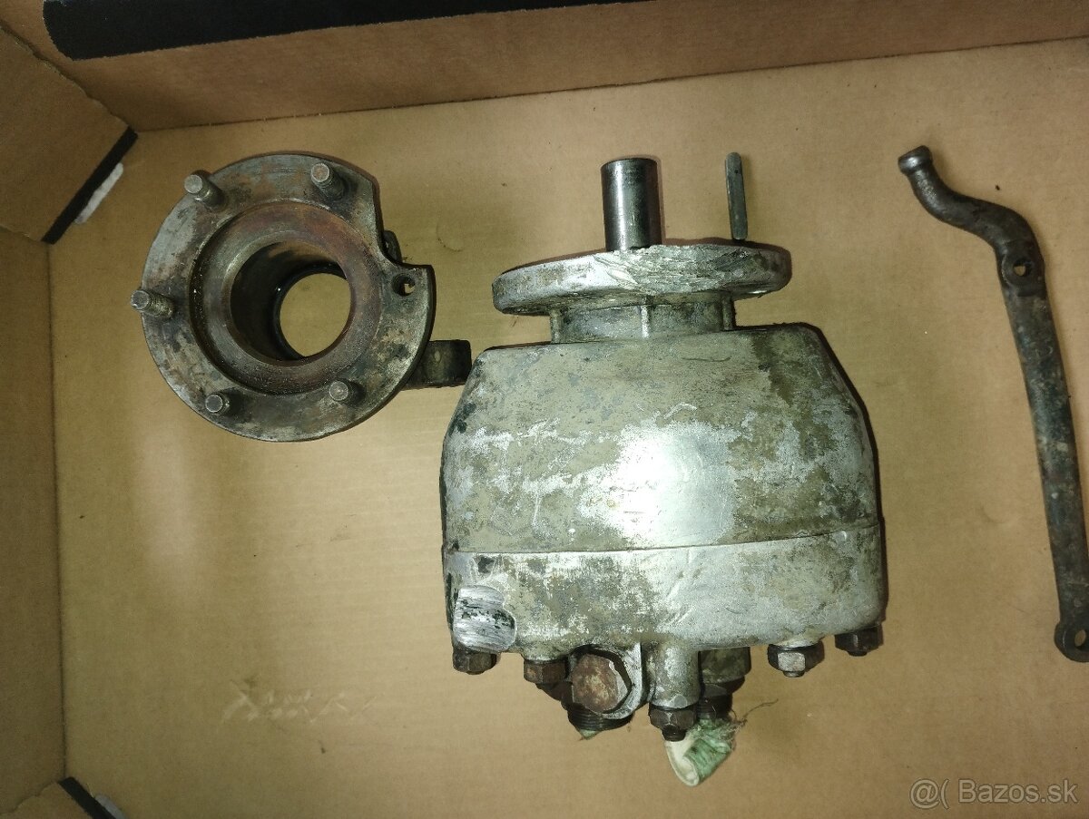 Praga V3S-hydraulické čerpadlo sklápača alebo HR - 7