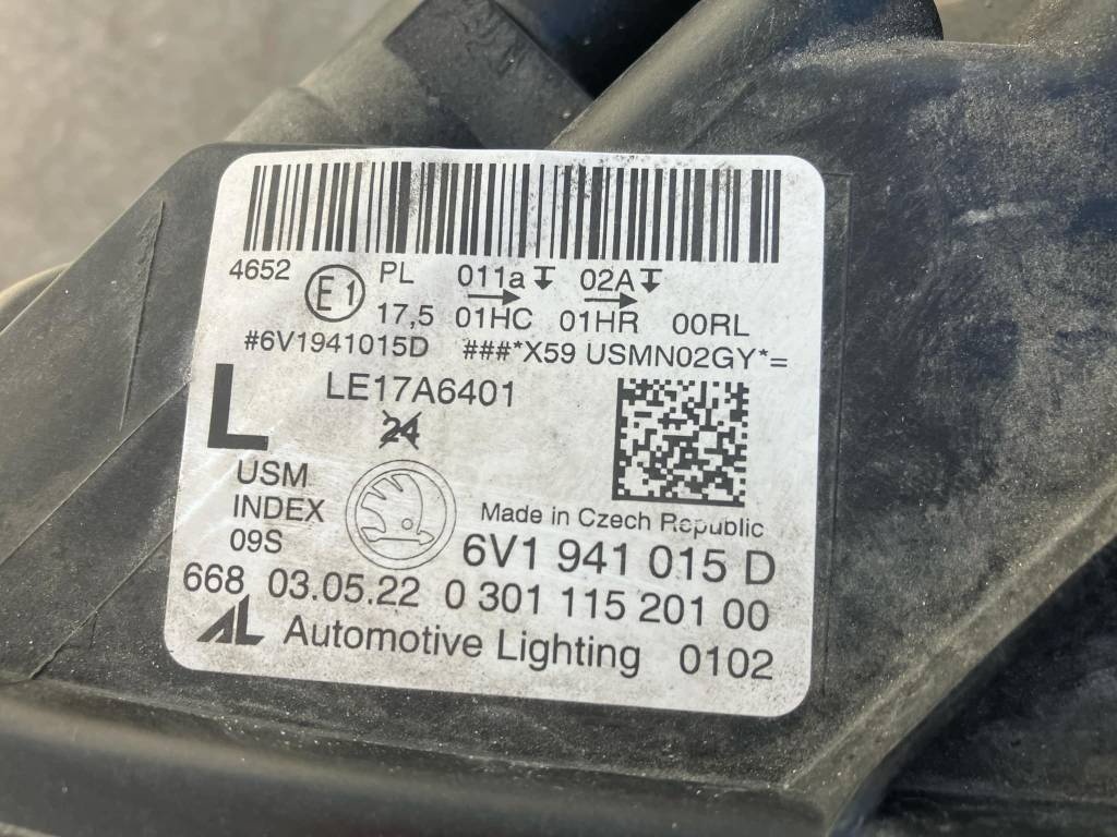 ŠKODA FABIA 3 III LIFT 18- ĽAVÉ PREDNÉ SVETLO - 7