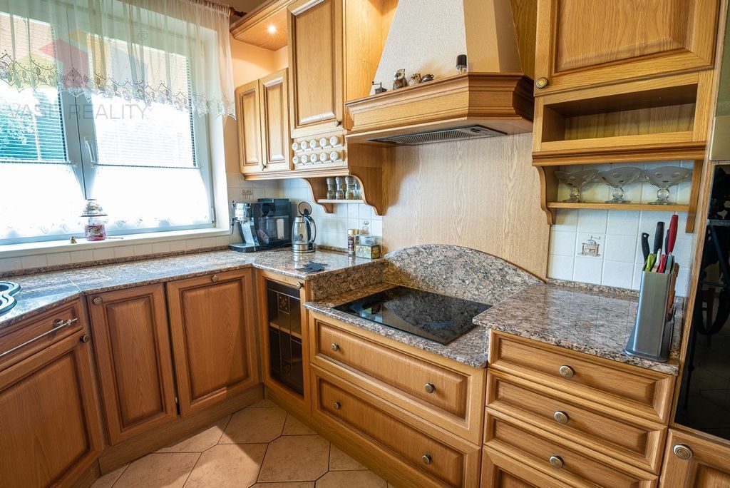 Krásny 7-izbový dom, 328 m² + 1389 m² pozemok, Trebostovo, o - 7