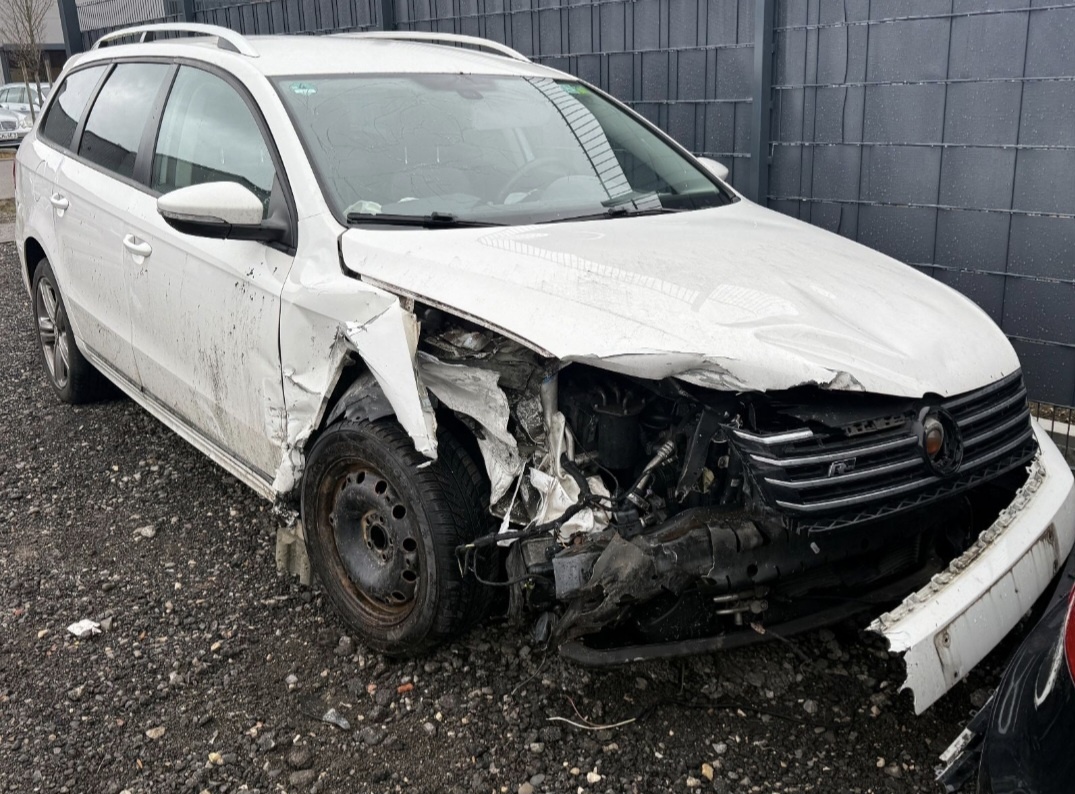 Vw Passat b7 2,0 tdi R-LINE - 7