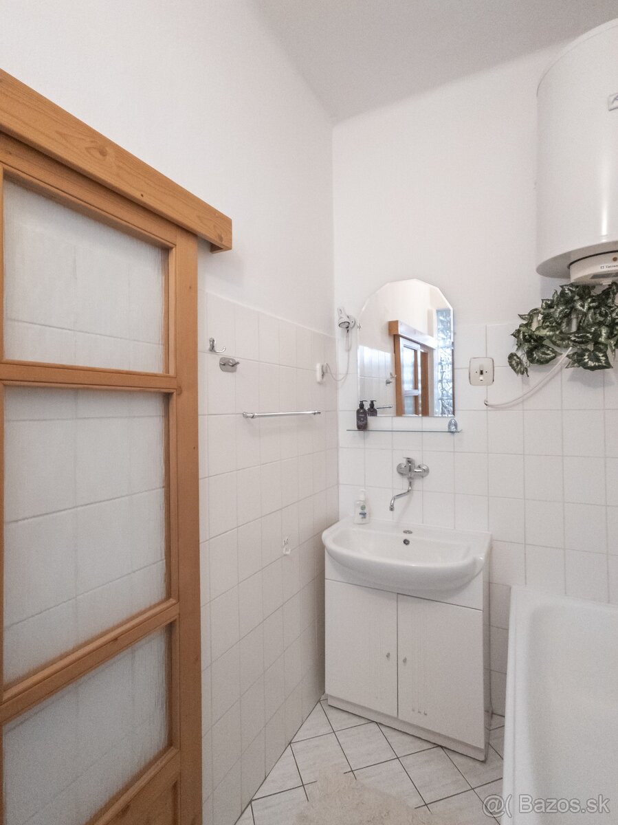 2,5 izbový byt v centre Banskej Bystrice - 7