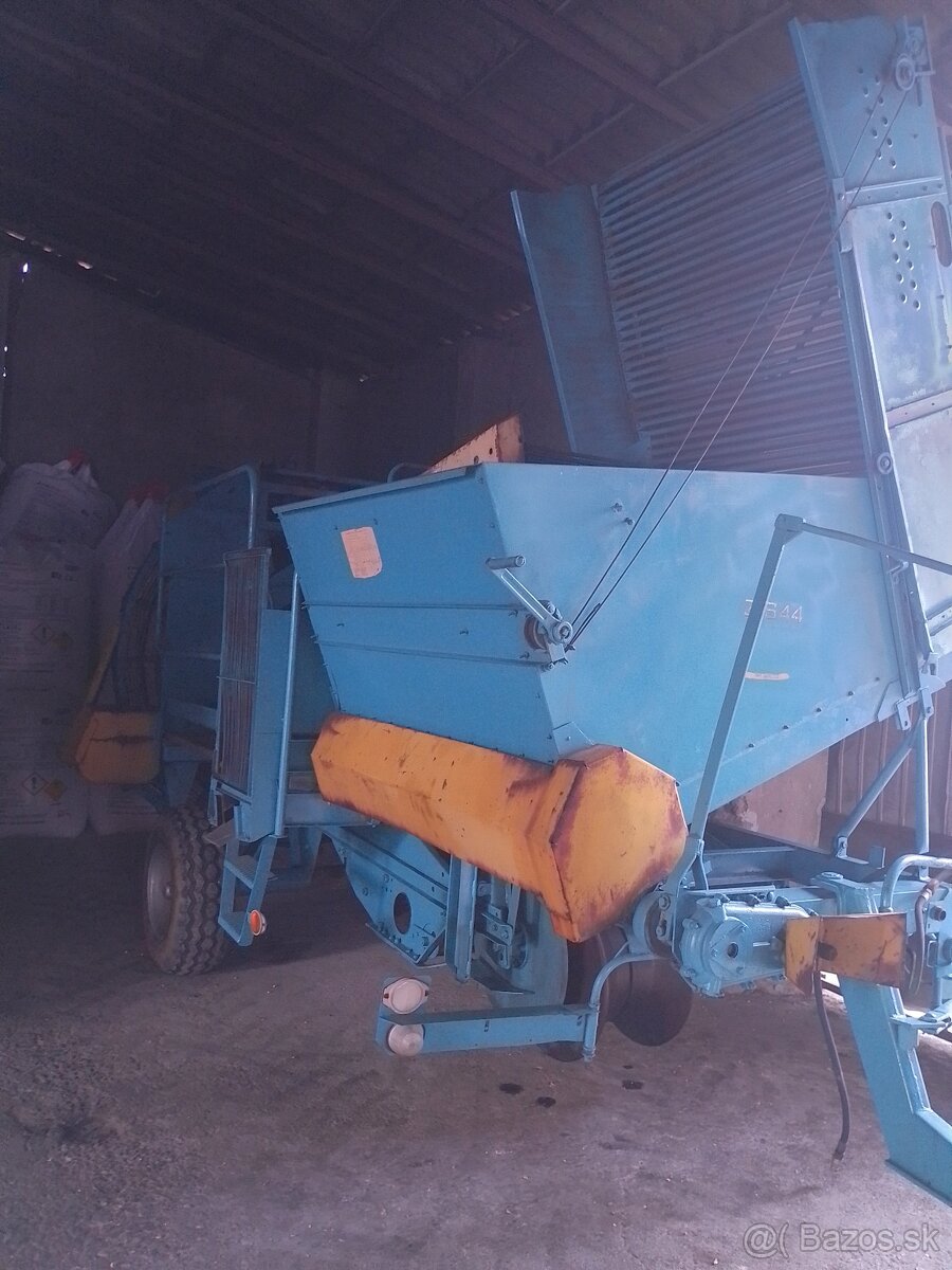 Zemiakovy kombajn Anna 644 - 7