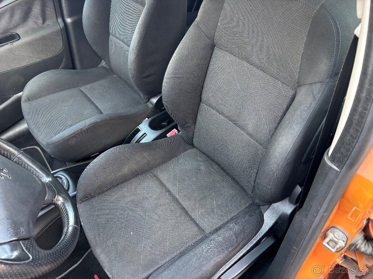 PRREDÁM PEUGEOT 207 1,4i - 7