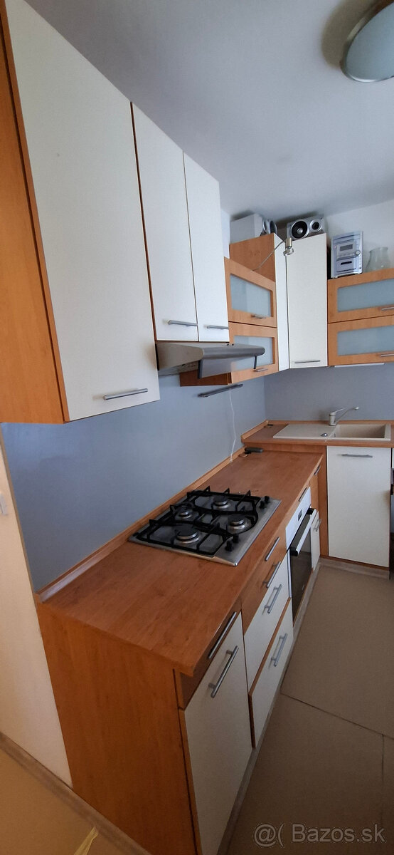 Predám Kuchynskú linku - 7