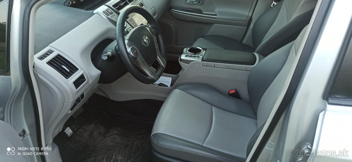 Toyota Prius V 2017 hybrid +LPG - 7