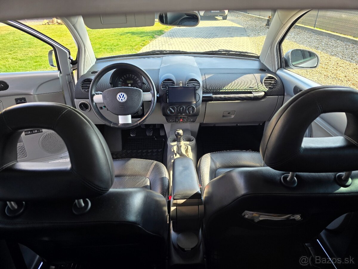 Volkswagen New Beetle - 7