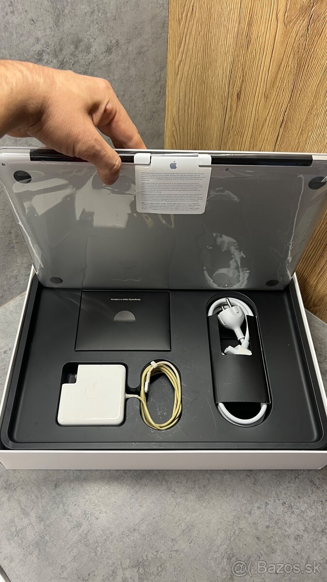 MACBOOK PRO 15” 1TB SSD - 7