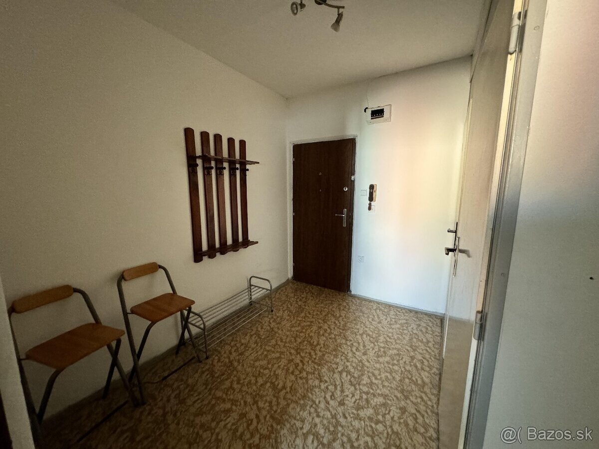 Prenájom 1-izbového bytu Komárno – zariadený, tichá lokalita - 7