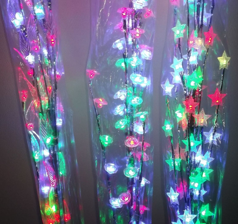 Svietiaca vianočná dekorácia stromček s farebným LED - 7