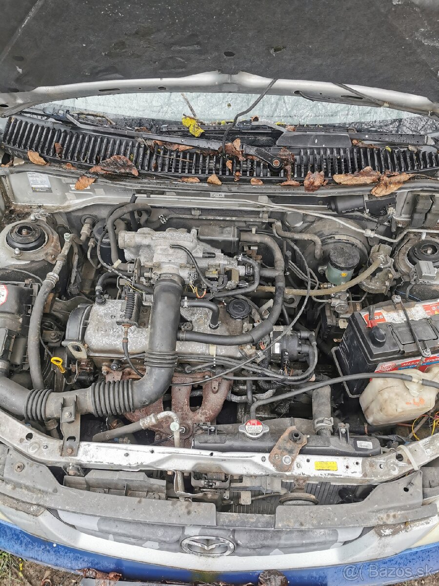 Mazda Demio 1.5 55kW r.v. 2000 - 7