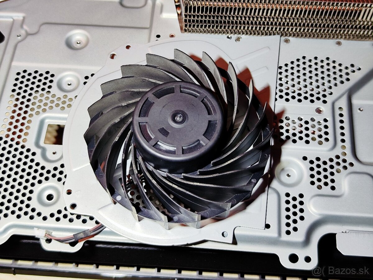 Playstation 4 PRO 1TB 4K - Vyčistená + Prepastované CPU - 7