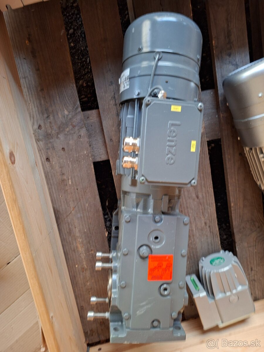 Elektromotor s prevodovkou - 7