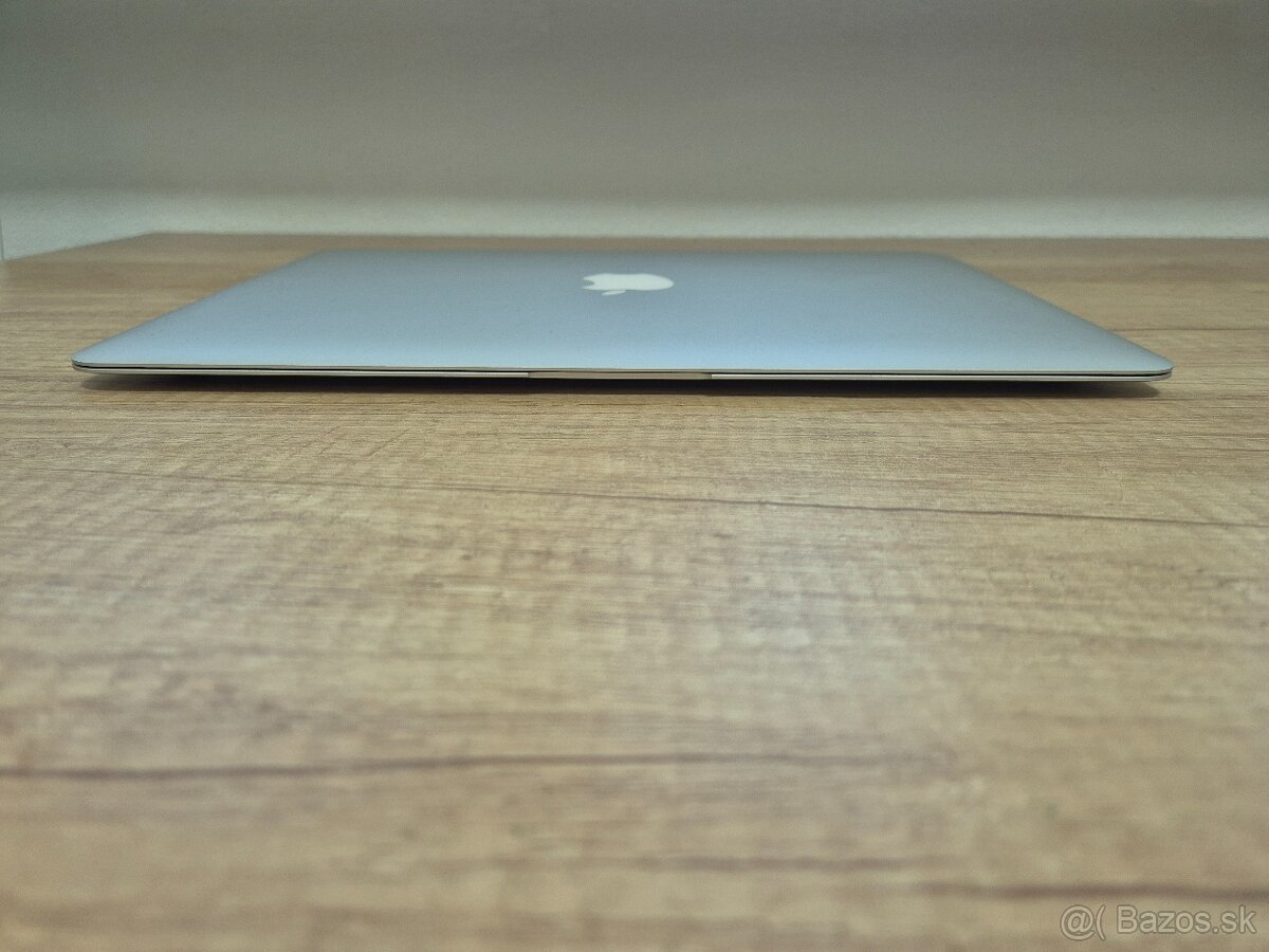 MacBook Air (13-inch, 2017) /intel Core i5/8GB RAM/128GB SSD - 7