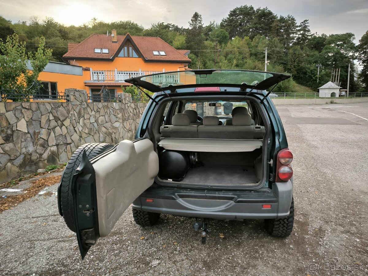 Predám Jeep Cherokee 2.4 benzin/plyn - 7