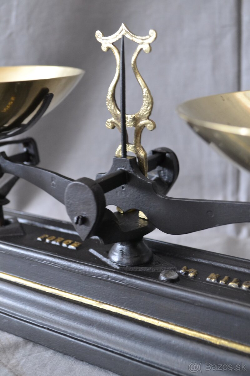 Liatinové váhy II - 7