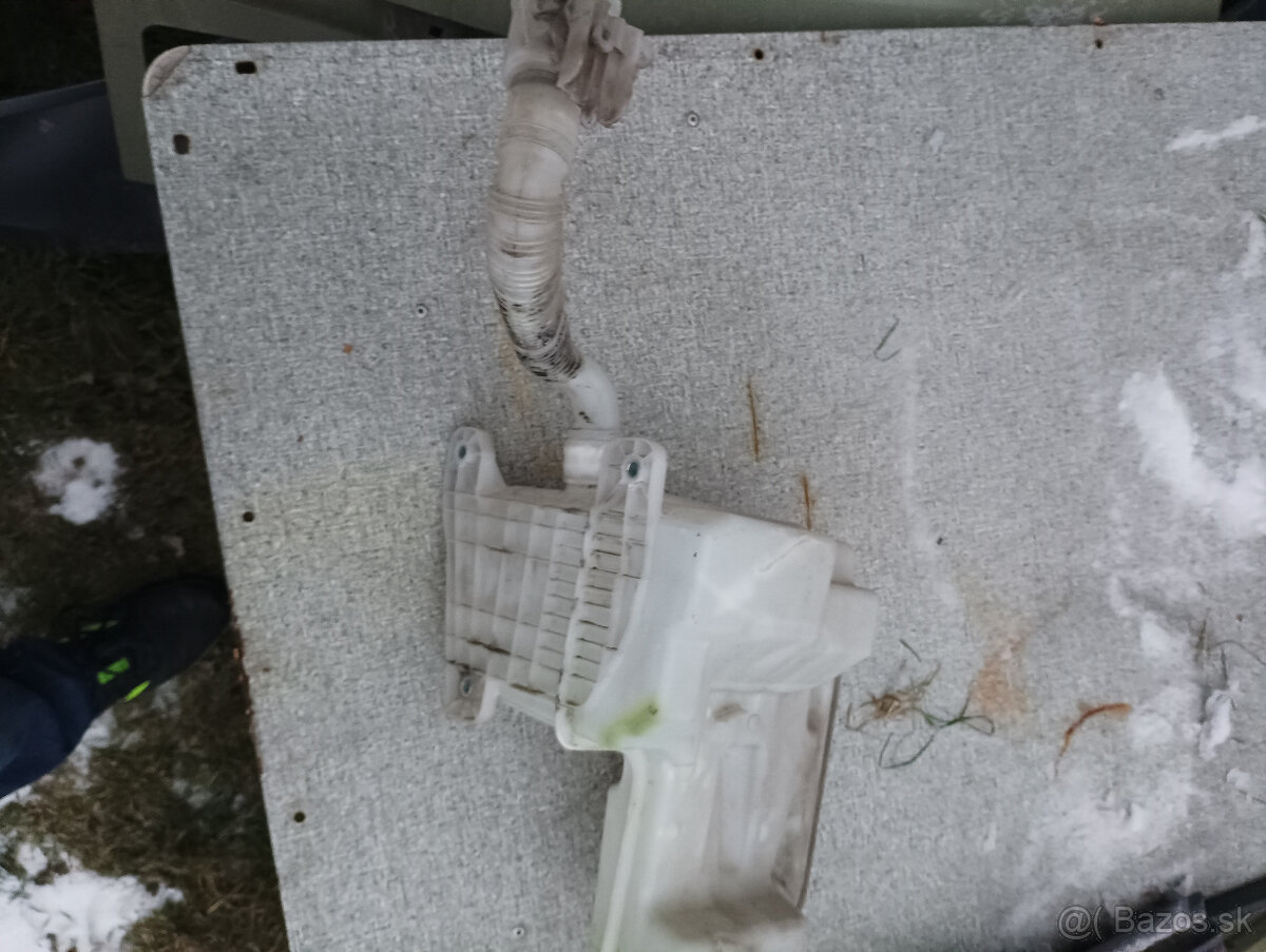 nadobka odstřikovaču skoda - 7