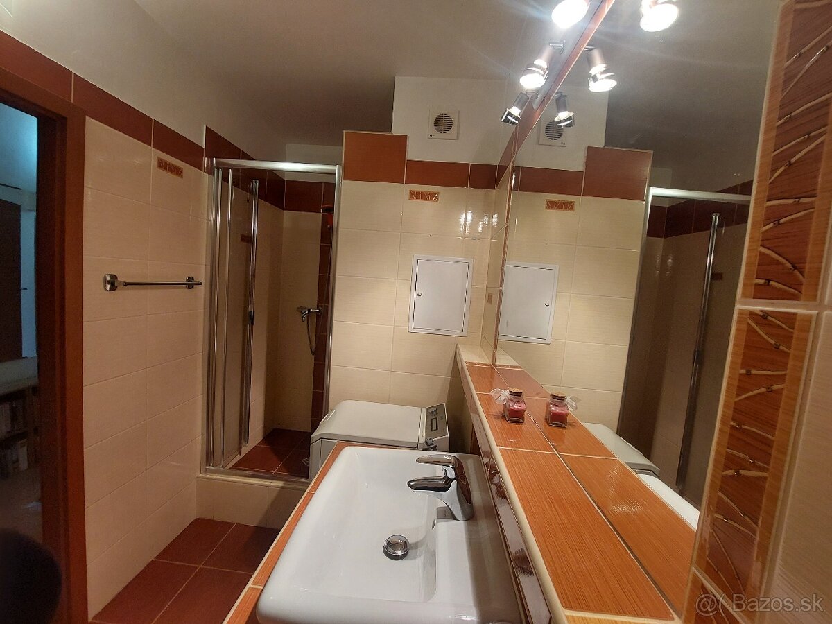 Predám priestranný 3 izbový byt v Trenčianskych Tepliciach. - 7