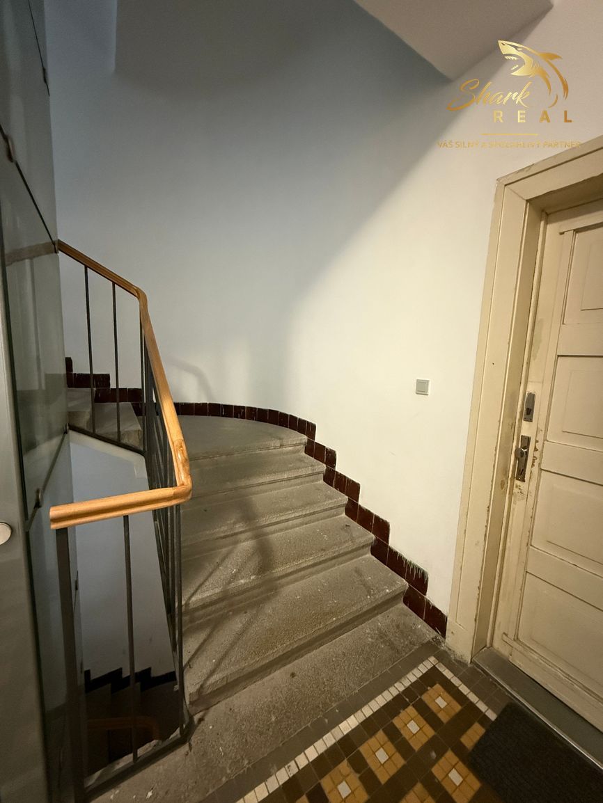 Na predaj veľkometrážny 5-izbový byt 135m2 v historickom dom - 7