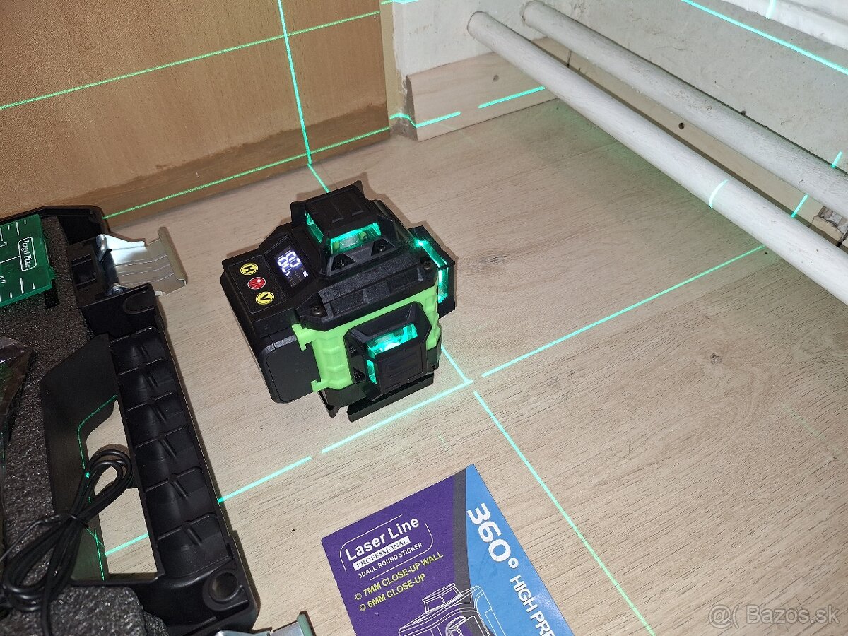 Krížový laser 4D, statív, kufrík - 7
