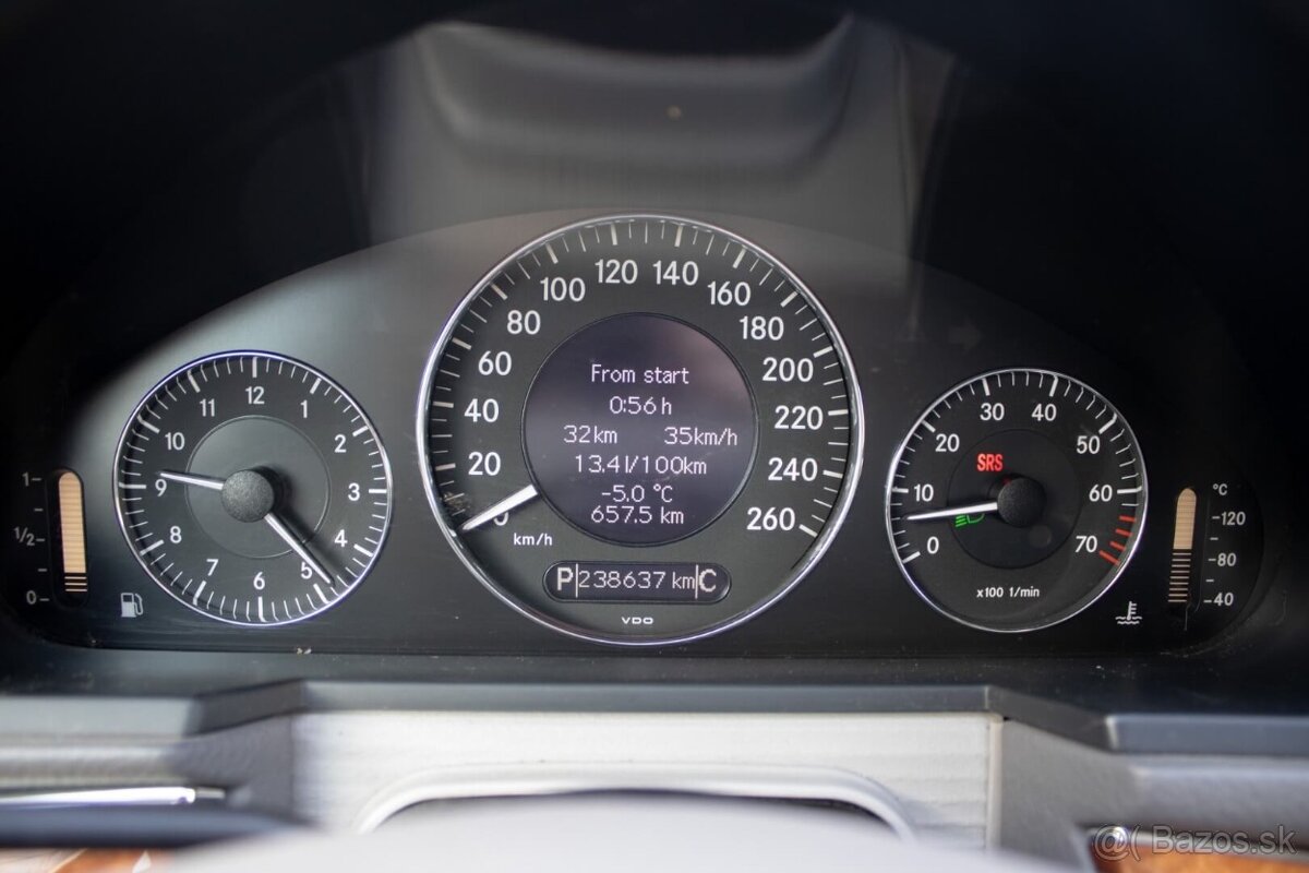 Mercedes-Benz E trieda Sedan 280 Elegance A/T 4-matic - 7