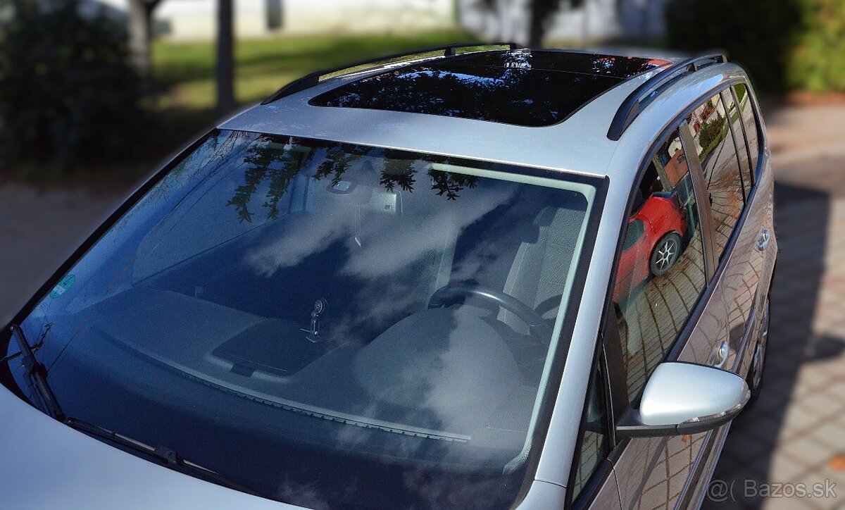 Volkswagen Touran 1.6 TDI Panorama - 7