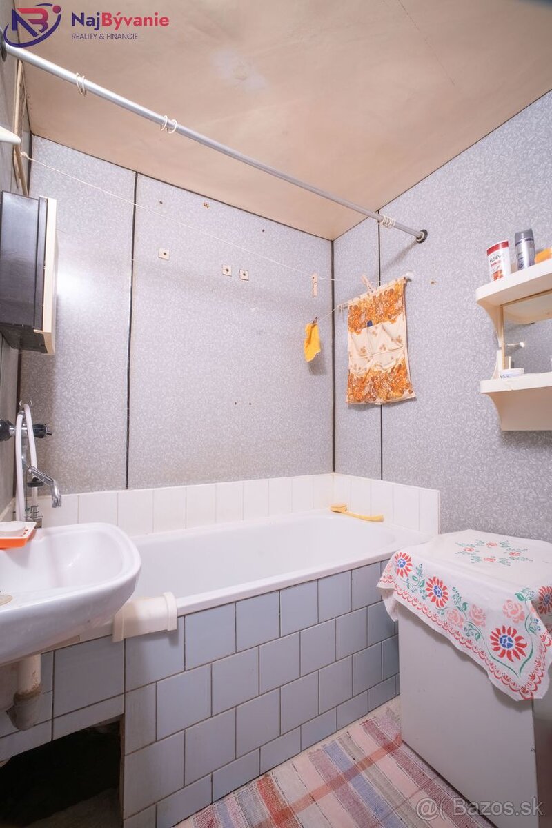 Pôvodný stav - 3 izbový 68,8 m2 s balkónom + Garáž - Hrabovs - 7