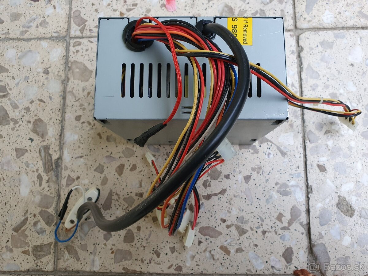 Interna CD/R mechanika s PC zdrojom - 7