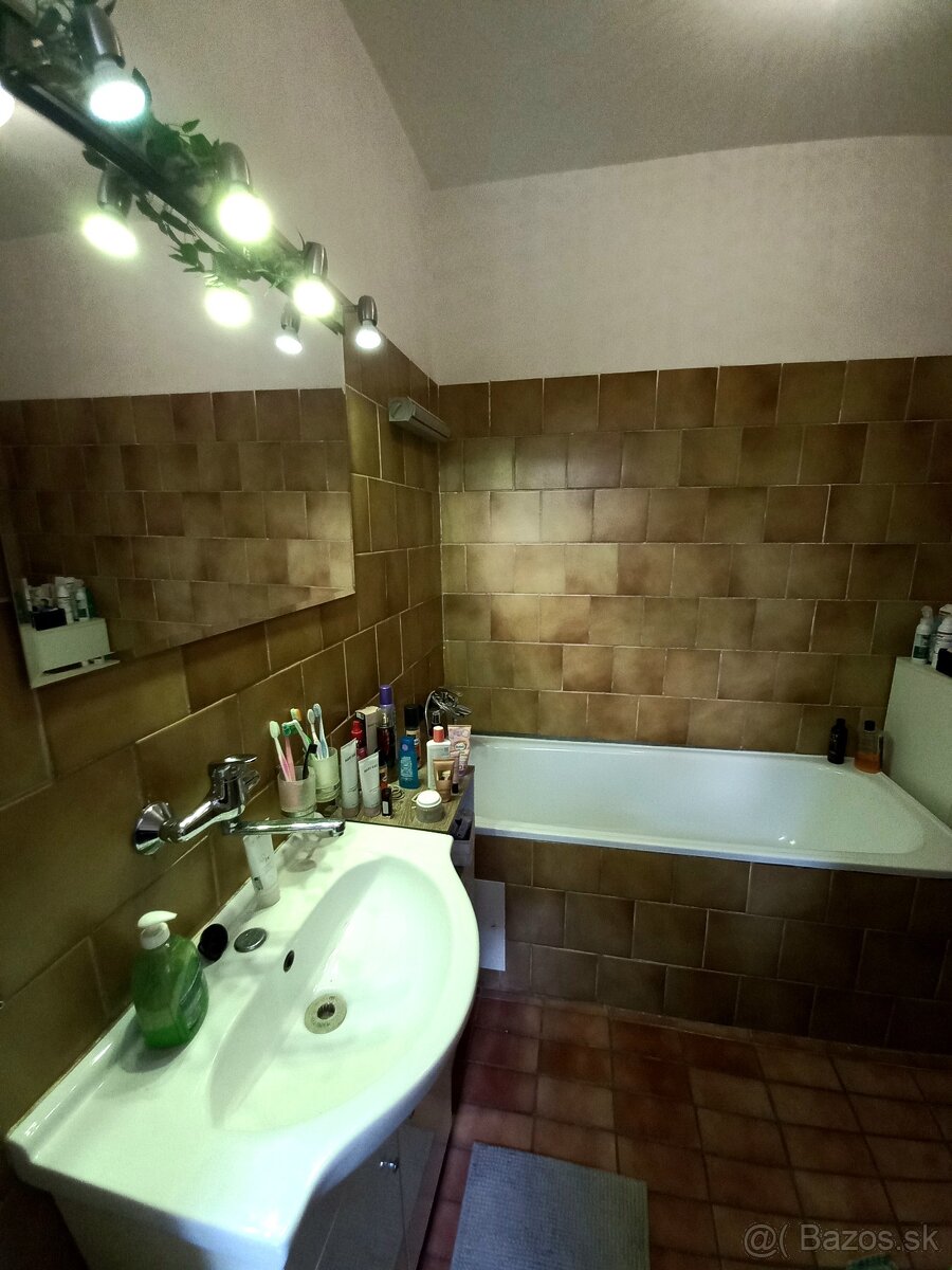 Útulný 5 izbový rodinný dom - 7