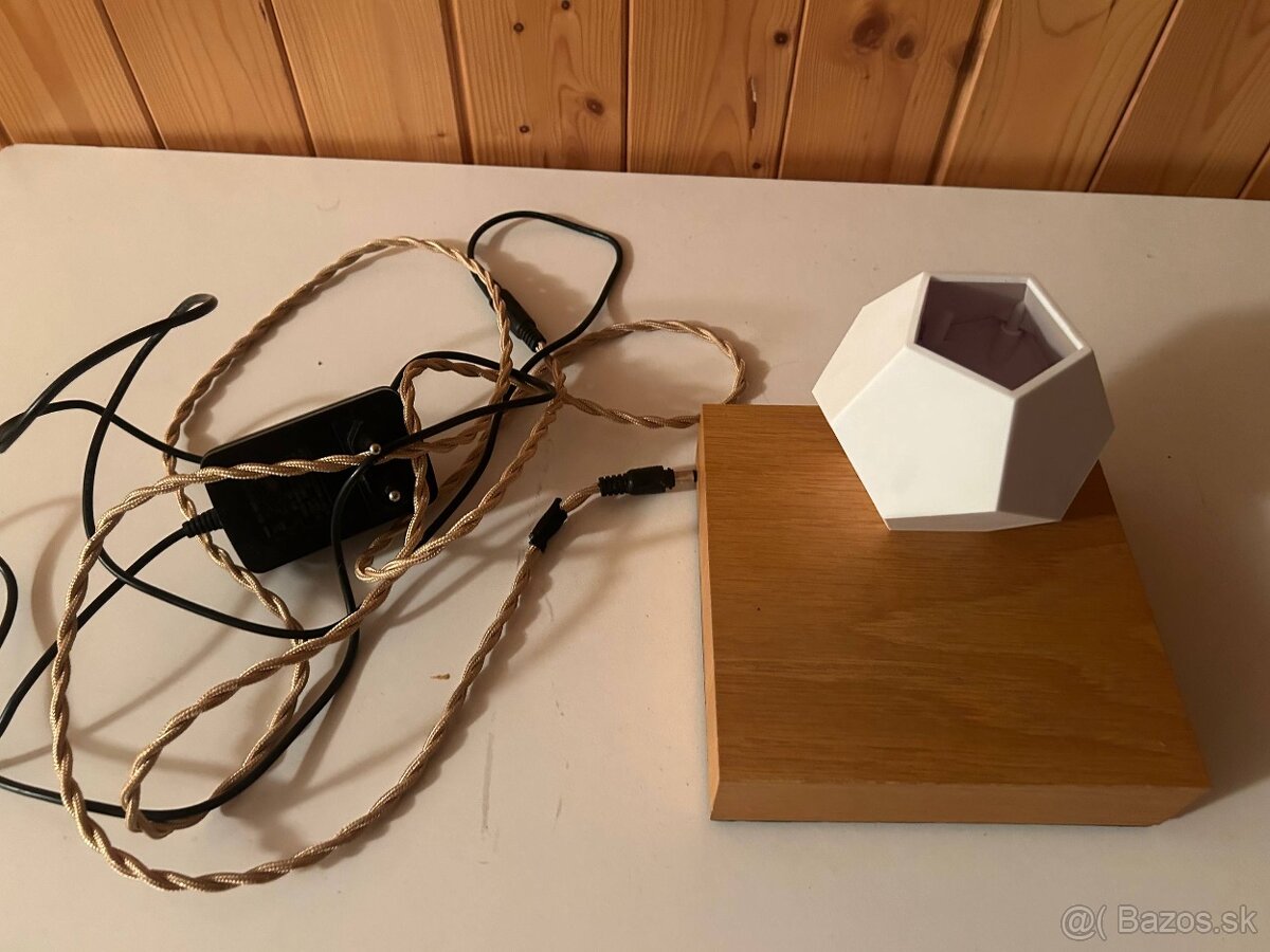 Magneticky levitujúci kvetináč LYFE - 7