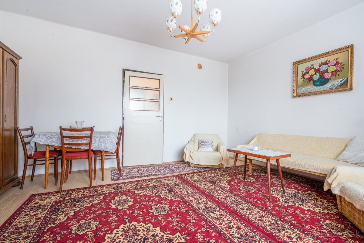 Rodinný domček v malebnej dedinke Stará Turá , časť Papraď - 7