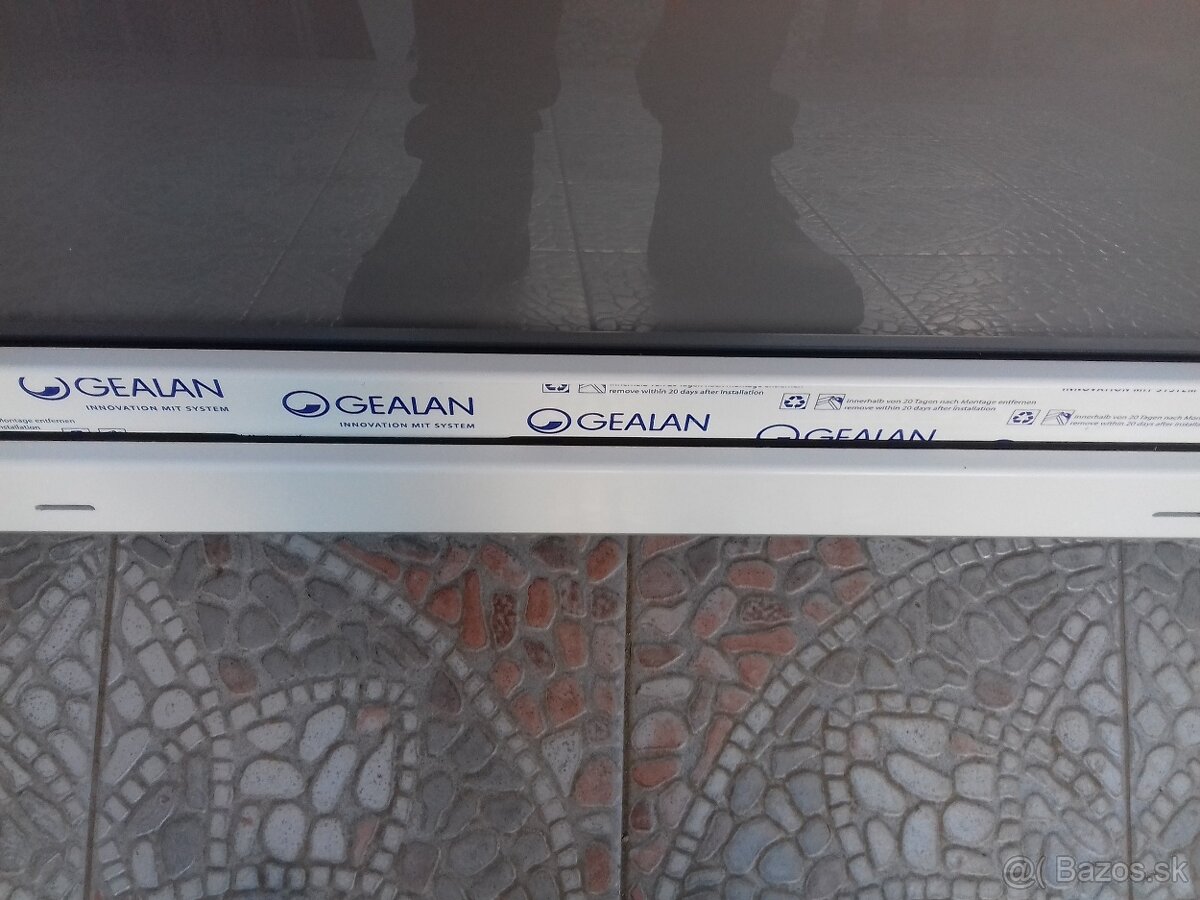 Predam plastove sklopne okna 147 x 45 , 106 x 56 , 224 x 55 - 7