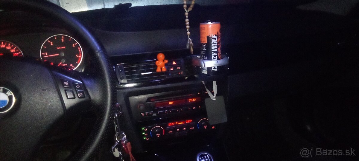 Predam bmw e90 320d 120kw cena 1800€ plati do zmazania - 7