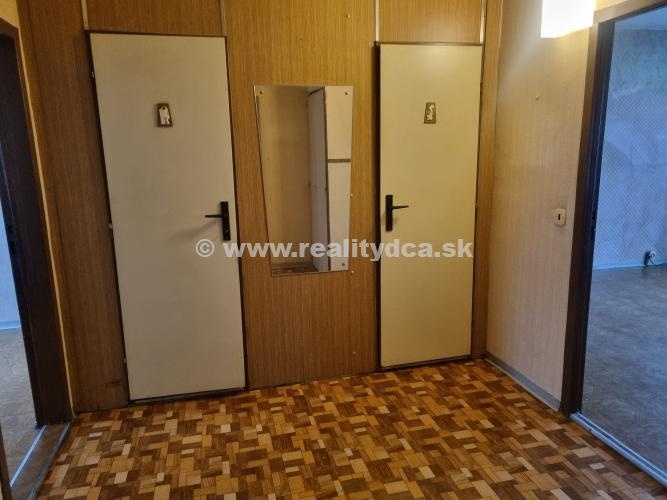 Predáme 4-izbový byt v Trenčíne na Sihoti - 7